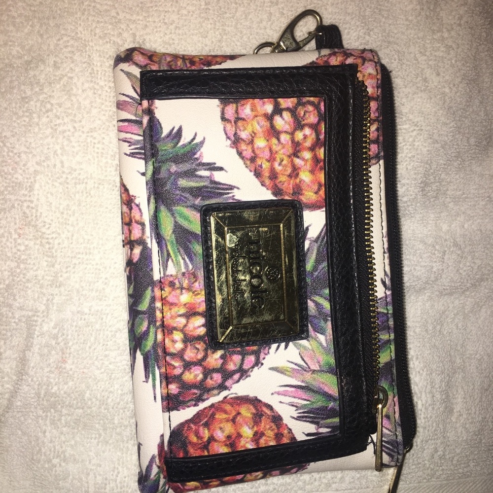 Nicole Miller pineapple wristlet 🍍
